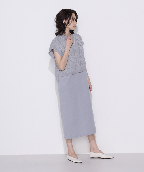 Gabardine K.T(ギャバジンケーティー)の「ケーブルニットベスト付き ワンピース(ワンピース・レディース・ブラック/グレー・9号/7号)」の4枚目の写真