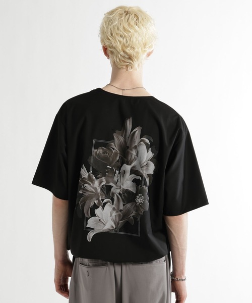 HARE(ハレ)の「フラワーコラージュフハクプルオーバー(HARE)(Tシャツ/カットソー・メンズ・ホワイト/イエロー/ブラック・FREE)」の2枚目の写真