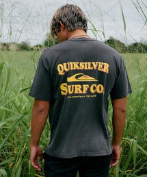 Quiksilver（クイックシルバー）の「QUIKSILVER メンズ SURF CO ST 半袖Tシャツ バックプリント ルーズフィット【2026年夏モデル】（Tシャツ/カットソー）」