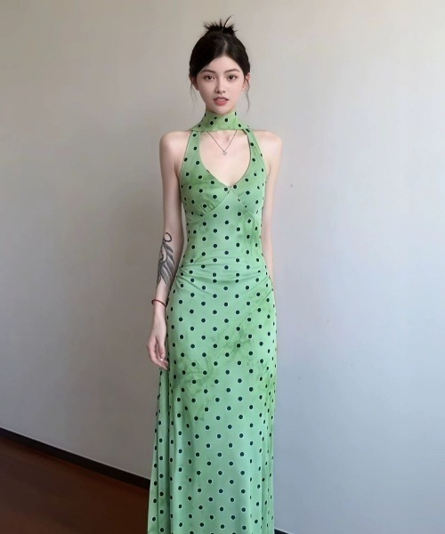✨希少✨ J&J Fashion ホルターネック ビーズ装飾 ハイネックドレス タイダイ風 ドット柄 ホルターネック チョーカー風 マキシ丈ワンピース