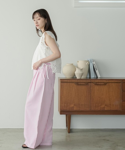 mili an deni（ミリアンデニ）の「オープンサイドスカラップレースベスト（ベスト・レディース・オフホワイト/ブラック・M）」の6枚目の写真