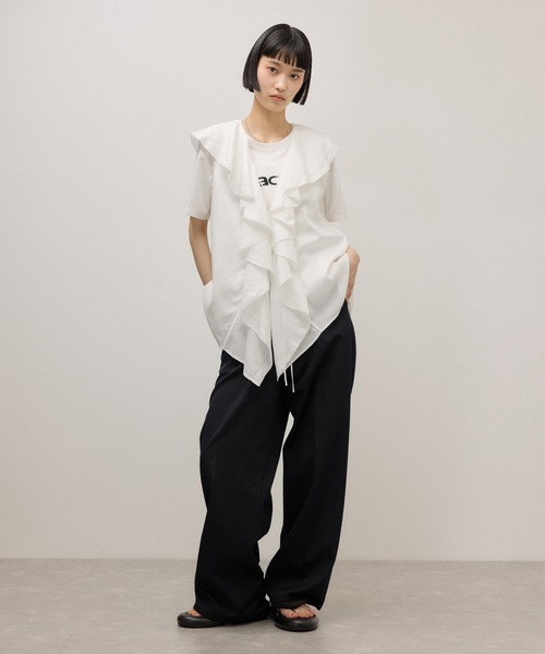 ADAM ET ROPE'(アダムエロペ)の「【サステナブル】ラッフルジレブラウス/接触冷感(シャツ/ブラウス・レディース・サックスブルー/ホワイト・FREE)」の22枚目の写真