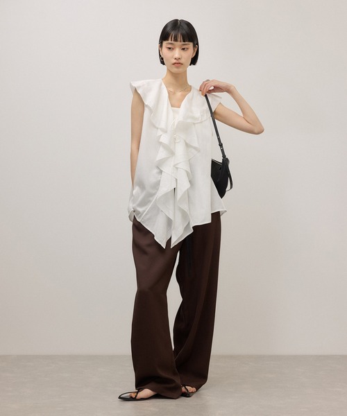 ADAM ET ROPE'(アダムエロペ)の「【サステナブル】ラッフルジレブラウス/接触冷感(シャツ/ブラウス・レディース・サックスブルー/ホワイト・FREE)」の17枚目の写真