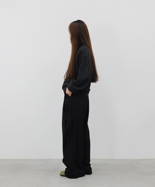 HONE(ホーン)の「volume tuck curve wide stripe slacks/ ボリュームタックカーブワイドストライプスラックス(スラックス・メンズ・ブラック/ブラウン/グレー・SMALL/MEDIUM)」の16枚目の写真
