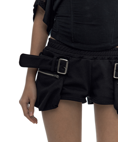 KASHIKO(カシコ)の「Belted Pocket Shorts Black(その他パンツ・レディース・その他・SMALL/MEDIUM)」の8枚目の写真