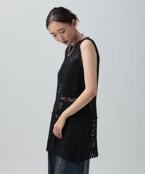 LEPSIM(レプシィム)の「2WAY鈎針風ノースリチュニック 1043139(その他トップス・レディース・ブラック/アイボリー・FREE)」の3枚目の写真