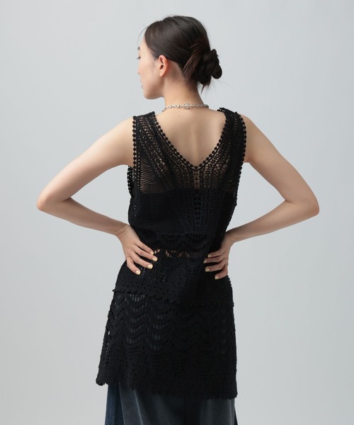 LEPSIM(レプシィム)の「2WAY鈎針風ノースリチュニック 1043139(その他トップス・レディース・ブラック/アイボリー・FREE)」の4枚目の写真