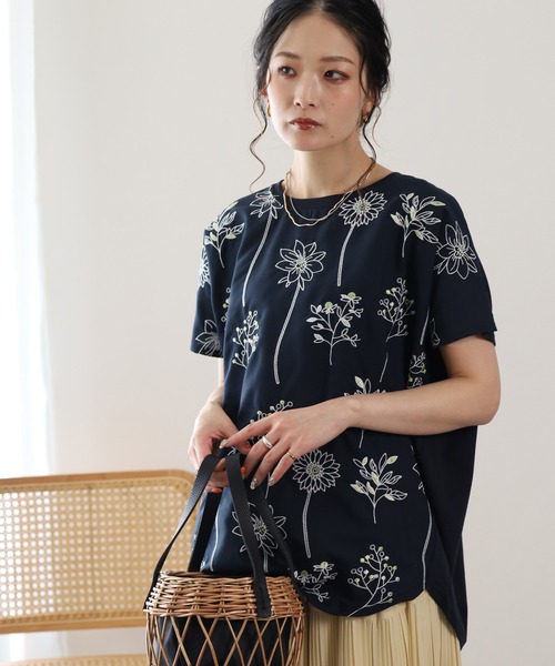 FUNALIVE(ファンアライブ)の「前身布帛刺繍切替プルオーバー 半袖(Tシャツ/カットソー・レディース・ホワイト系3/ネイビー系6・L/M)」の11枚目の写真