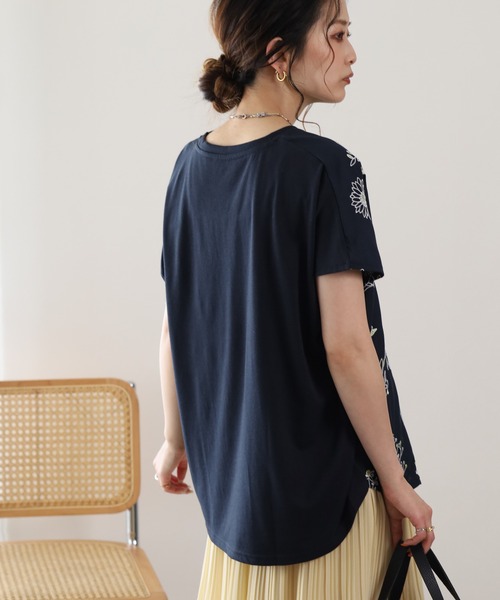 FUNALIVE(ファンアライブ)の「前身布帛刺繍切替プルオーバー 半袖(Tシャツ/カットソー・レディース・ホワイト系3/ネイビー系6・L/M)」の15枚目の写真