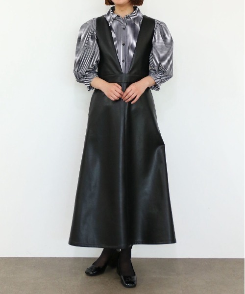 Marilyn Moon(マリリンムーン)の「soft eco-leather jumper skirt(ジャンパースカート・レディース・アイボリー/カーキ/ブラウン・FREE)」の3枚目の写真