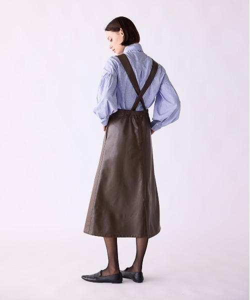 Marilyn Moon(マリリンムーン)の「soft eco-leather jumper skirt(ジャンパースカート・レディース・アイボリー/カーキ/ブラウン・FREE)」の6枚目の写真