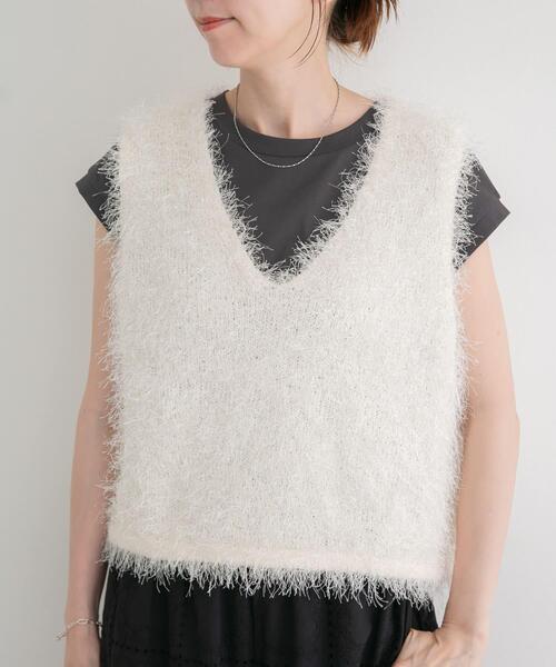 ITEMS URBANRESEARCH(アイテムズ アーバンリサーチ)の「フェザーVネックニットベスト(ベスト・レディース・グレー/オフホワイト/ブラウン・FREE)」の22枚目の写真