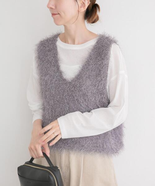 ITEMS URBANRESEARCH(アイテムズ アーバンリサーチ)の「フェザーVネックニットベスト(ベスト・レディース・グレー/オフホワイト/ブラウン・FREE)」の7枚目の写真