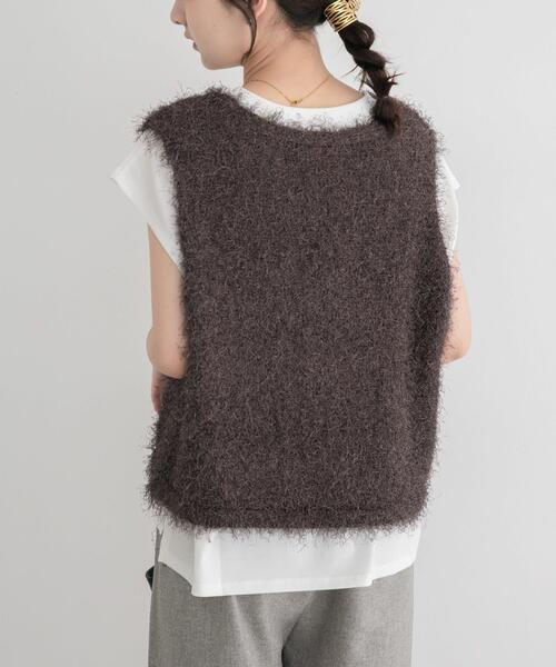 ITEMS URBANRESEARCH(アイテムズ アーバンリサーチ)の「フェザーVネックニットベスト(ベスト・レディース・グレー/オフホワイト/ブラウン・FREE)」の15枚目の写真