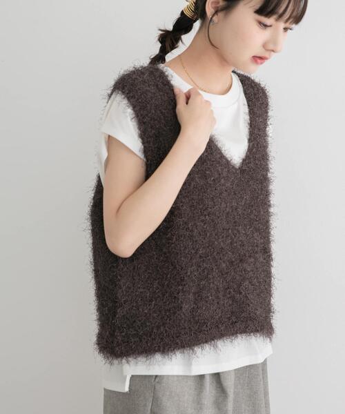ITEMS URBANRESEARCH(アイテムズ アーバンリサーチ)の「フェザーVネックニットベスト(ベスト・レディース・グレー/オフホワイト/ブラウン・FREE)」の17枚目の写真