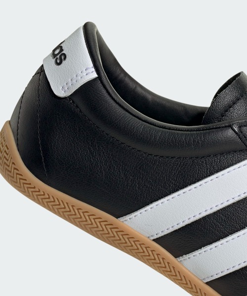 adidas（アディダス）の「グランドコート ロー / Grand Court Lo スニーカー アディダス adidas（スニーカー・レディース・ブラック・23.0cm/22.0cm/22.5cm/25.5cm/26.0cm/25.0cm/24.5cm/24.0cm/28.0cm/23.5cm/27.0cm/27.5cm/26.5cm）」の7枚目の写真