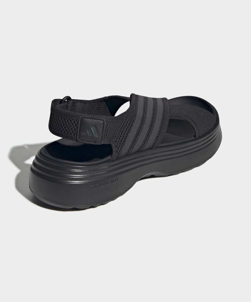adidas（アディダス）の「ライフスタイル サンダル / LIFESTYLE SANDAL /厚底サンダル / アディダス adidas（サンダル・レディース・ブラック・28.5cm/27.5cm/26.5cm/22.5cm/23.5cm/24.5cm/25.5cm）」の5枚目の写真
