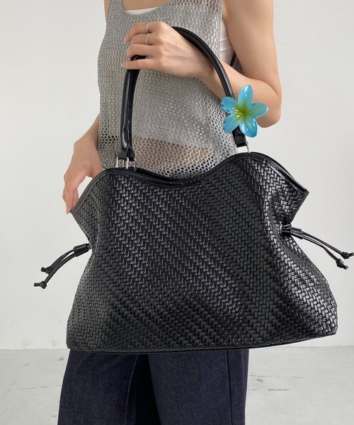 LA VORAGINE(ラ ヴォラジネ)の「編み込みトート 大容量通勤トートバッグ ドロストバッグ(トートバッグ・レディース・BROWN/アイボリー/Black・FREE)」の9枚目の写真
