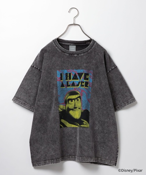Disney(ディズニー)の「TOY STORY(トイ・ストーリー)/加工プリントTシャツ(Tシャツ/カットソー・メンズ・ライトブルー/パープル系その他/ライトグレー/グレー系その他2/グレー系その他・LARGE/MEDIUM)」の8枚目の写真