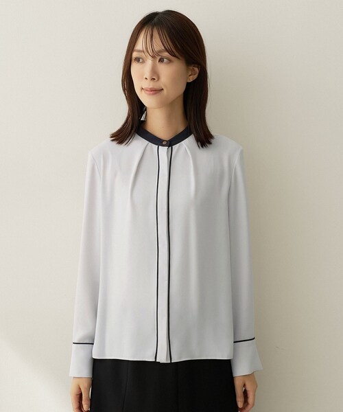 UNTITLED(アンタイトル)の「【スーツインナー/仕事着】配色ラインブラウス(シャツ/ブラウス・レディース・ホワイト系5/ライトグレー系4/ネイビー系4・00/03/02/01/50/48/46/44/04)」の10枚目の写真