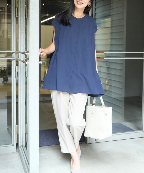 Ehre style(エーレスタイル)の「ゆったり着てすっきり見え大人フレアシャツ(シャツ/ブラウス・レディース・ネイビー/ホワイト/ブラック・FREE)」の6枚目の写真