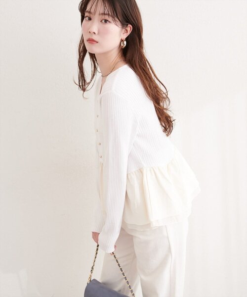 natural couture(ナチュラルクチュール)の「異素材ペプラムニット(ニット/セーター・レディース・チャコールグレー/サックスブルー/ベージュ/オフホワイト/ブラック/ネイビー・FREE)」の18枚目の写真