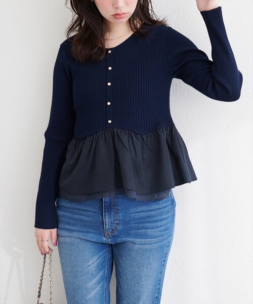 natural couture(ナチュラルクチュール)の「異素材ペプラムニット(ニット/セーター・レディース・チャコールグレー/サックスブルー/ベージュ/オフホワイト/ブラック/ネイビー・FREE)」の8枚目の写真