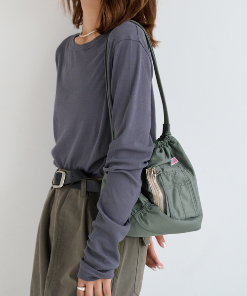 OUTDOOR PRODUCTS(アウトドアプロダクツ)の「追加 MA-1 Drawstring BAG(ショルダーバッグ・レディース・ブラック/ネイビー/カーキ・FREE)」の7枚目の写真