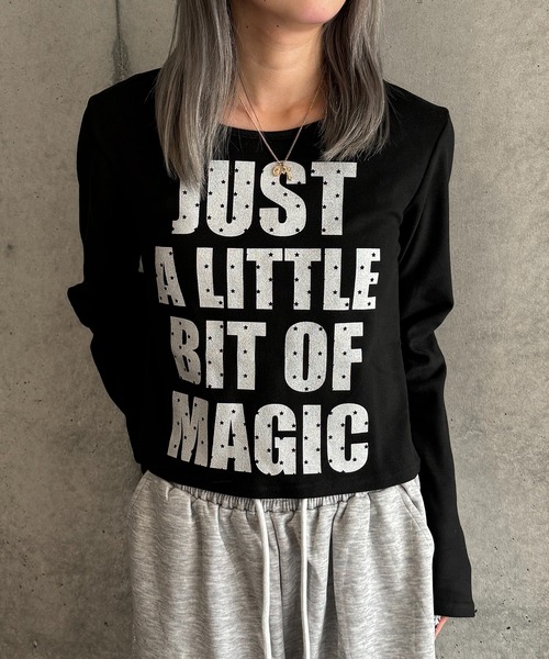 lilful(リルフル)の「レタリングロゴ クロップド丈 起毛ロンT(Tシャツ/カットソー・レディース・ホワイト/ブラック・F)」の7枚目の写真
