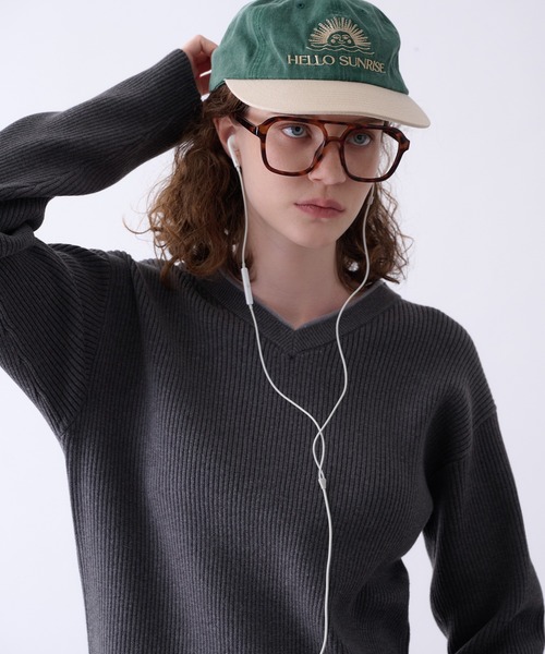 Perushu(ペルーシュ)の「Double Neck Ribbed VNeck Knit/ダブル ネック リブ Vネック ニット(ニット/セーター・メンズ・ベージュ/チャコールグレー/ブラック・MEDIUM/LARGE)」の1枚目の写真
