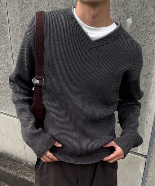 Perushu(ペルーシュ)の「Double Neck Ribbed VNeck Knit/ダブル ネック リブ Vネック ニット(ニット/セーター・メンズ・ベージュ/チャコールグレー/ブラック・MEDIUM/LARGE)」の8枚目の写真