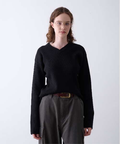 Perushu(ペルーシュ)の「Double Neck Ribbed VNeck Knit/ダブル ネック リブ Vネック ニット(ニット/セーター・メンズ・ベージュ/チャコールグレー/ブラック・MEDIUM/LARGE)」の16枚目の写真