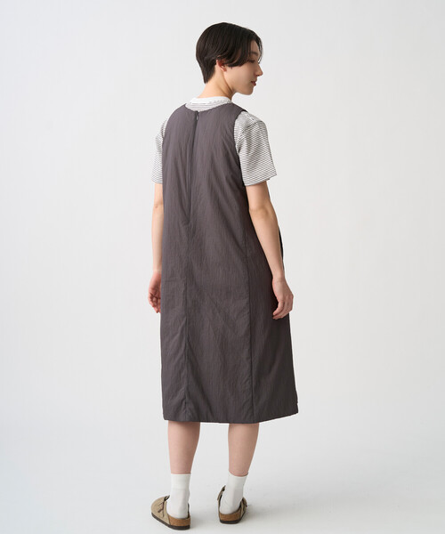 DANTON(ダントン)の「Women's Insulation Nylon Round Neck Dress(ワンピース・レディース・ブラック/チャコール/オリーブ・36)」の6枚目の写真