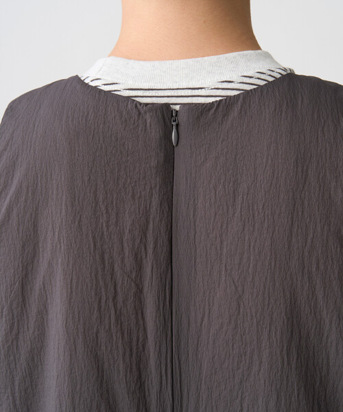 DANTON(ダントン)の「Women's Insulation Nylon Round Neck Dress(ワンピース・レディース・ブラック/チャコール/オリーブ・36)」の7枚目の写真