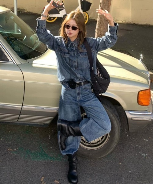 FAVORITO(ファヴォリート)の「デニムトップスパンツセットアップ(セットアップ・レディース・ライトブルー/ダークブルー・S/M/L)」の9枚目の写真