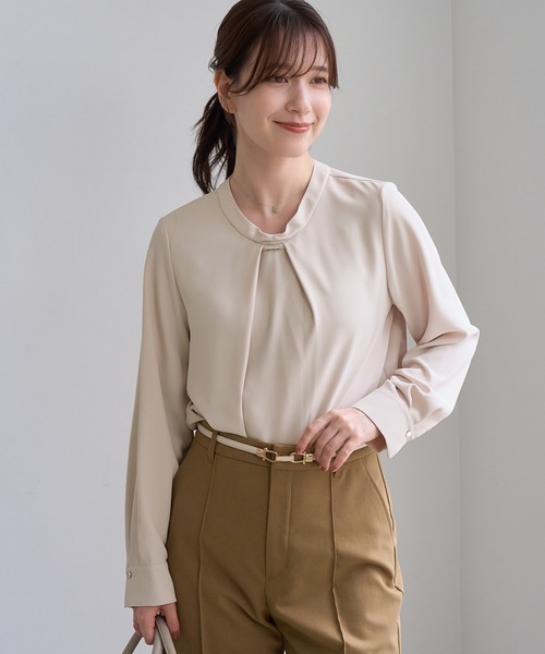 ROPE' PICNIC(ロペピクニック)の「【WEB限定サイズ】メタルパーツ フロントフリル タイ ロングスリーブ ブラウス(シャツ/ブラウス・レディース・ホワイト/チャコールグレー/ベージュ/サックスブルー・S/M/L)」の14枚目の写真