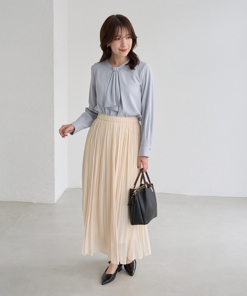 ROPE' PICNIC(ロペピクニック)の「【WEB限定サイズ】メタルパーツ フロントフリル タイ ロングスリーブ ブラウス(シャツ/ブラウス・レディース・ホワイト/チャコールグレー/ベージュ/サックスブルー・S/M/L)」の18枚目の写真