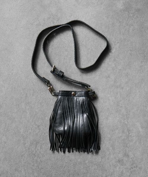 ROSE BUD(ローズバッド)の「FRINGE POCKET CHARM(ボディバッグ/ウエストポーチ・レディース・ブラック・ONE SIZE)」の6枚目の写真