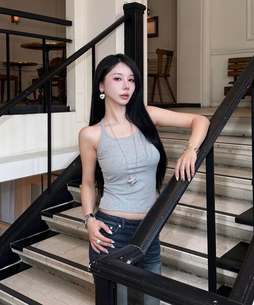 RITZYSEOUL（リッジソウル）の「[カップ内蔵] アクティブノースリーブ（Tシャツ/カットソー・レディース・ダークグレー/ブラック/アイボリー/ホワイト/ネイビー/オリーブ/ライトグレー・LARGE/MEDIUM/SMALL）」の18枚目の写真