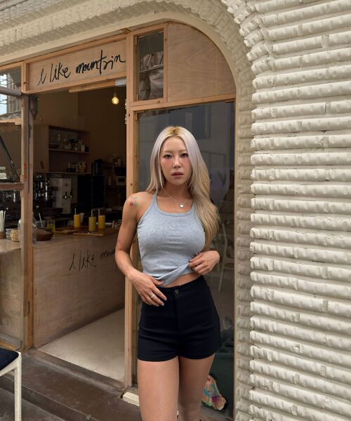 RITZYSEOUL（リッジソウル）の「[カップ内蔵] アクティブノースリーブ（Tシャツ/カットソー・レディース・ダークグレー/ブラック/アイボリー/ホワイト/ネイビー/オリーブ/ライトグレー・LARGE/MEDIUM/SMALL）」の21枚目の写真