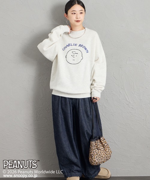 PEANUTS（ピーナッツ）の「[PEANUTS×JEANS FACTORY/ピーナッツ×ジーンズ ファクトリー] チャーリー・ブラウン / サガラ刺繍クルーネックスウェット（スウェット・レディース・オフホワイト/グレー/ブラック・S/L/M）」の9枚目の写真