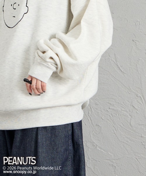 PEANUTS（ピーナッツ）の「[PEANUTS×JEANS FACTORY/ピーナッツ×ジーンズ ファクトリー] チャーリー・ブラウン / サガラ刺繍クルーネックスウェット（スウェット・レディース・オフホワイト/グレー/ブラック・S/L/M）」の14枚目の写真