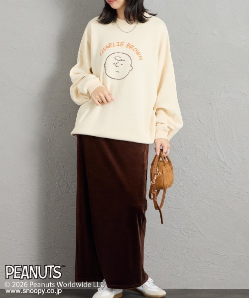 PEANUTS（ピーナッツ）の「[PEANUTS×JEANS FACTORY/ピーナッツ×ジーンズ ファクトリー] チャーリー・ブラウン / サガラ刺繍クルーネックスウェット（スウェット・レディース・オフホワイト/グレー/ブラック・S/L/M）」の4枚目の写真