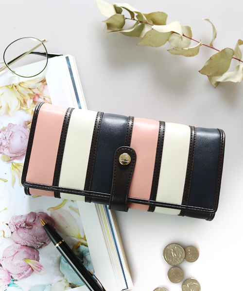 Clelia(クレリア)の「マルチカラー大容量アコーディオン長財布(財布・レディース・パープル系その他/レッド系その他/エメラルド/ピンク系その他/モカ/ラベンダー/ブルー系その他/レッド系その他2/ピンク系その他2/ブルー系その他2/ブラウン系その他/レッド系その他3/イエロー系その他/ブラウン系その他2/その他2/その他1/ピンク系その他3/パープル系その他2/ブラウン系その他3/グレー系その他/ブラウン系その他4/イエロー系その他2/ブラック/ベージュ/ネイビー/チョコ/キャメル/その他3/その他4/ブラウン系その他5/ピンク系その他4/ピンク×イエロー/グリーン×オレンジ/イエロー×グレー/ブラウン系その他6/バーガンディー/ピンク/ライトグリーン/ライトブラウン/モスグリーン/イエロー系その他3/グリーン系その他/A/D/B/C・ONE SIZE)」の19枚目の写真