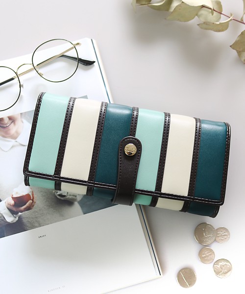 Clelia(クレリア)の「マルチカラー大容量アコーディオン長財布(財布・レディース・パープル系その他/レッド系その他/エメラルド/ピンク系その他/モカ/ラベンダー/ブルー系その他/レッド系その他2/ピンク系その他2/ブルー系その他2/ブラウン系その他/レッド系その他3/イエロー系その他/ブラウン系その他2/その他2/その他1/ピンク系その他3/パープル系その他2/ブラウン系その他3/グレー系その他/ブラウン系その他4/イエロー系その他2/ブラック/ベージュ/ネイビー/チョコ/キャメル/その他3/その他4/ブラウン系その他5/ピンク系その他4/ピンク×イエロー/グリーン×オレンジ/イエロー×グレー/ブラウン系その他6/バーガンディー/ピンク/ライトグリーン/ライトブラウン/モスグリーン/イエロー系その他3/グリーン系その他/A/D/B/C・ONE SIZE)」の14枚目の写真