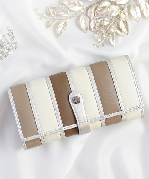 Clelia(クレリア)の「マルチカラー大容量アコーディオン長財布(財布・レディース・パープル系その他/レッド系その他/エメラルド/ピンク系その他/モカ/ラベンダー/ブルー系その他/レッド系その他2/ピンク系その他2/ブルー系その他2/ブラウン系その他/レッド系その他3/イエロー系その他/ブラウン系その他2/その他2/その他1/ピンク系その他3/パープル系その他2/ブラウン系その他3/グレー系その他/ブラウン系その他4/イエロー系その他2/ブラック/ベージュ/ネイビー/チョコ/キャメル/その他3/その他4/ブラウン系その他5/ピンク系その他4/ピンク×イエロー/グリーン×オレンジ/イエロー×グレー/ブラウン系その他6/バーガンディー/ピンク/ライトグリーン/ライトブラウン/モスグリーン/イエロー系その他3/グリーン系その他/A/D/B/C・ONE SIZE)」の8枚目の写真