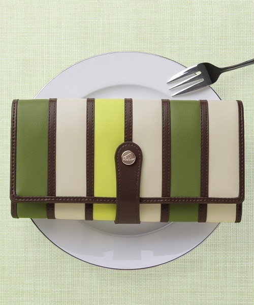 Clelia(クレリア)の「マルチカラー大容量アコーディオン長財布(財布・レディース・パープル系その他/レッド系その他/エメラルド/ピンク系その他/モカ/ラベンダー/ブルー系その他/レッド系その他2/ピンク系その他2/ブルー系その他2/ブラウン系その他/レッド系その他3/イエロー系その他/ブラウン系その他2/その他2/その他1/ピンク系その他3/パープル系その他2/ブラウン系その他3/グレー系その他/ブラウン系その他4/イエロー系その他2/ブラック/ベージュ/ネイビー/チョコ/キャメル/その他3/その他4/ブラウン系その他5/ピンク系その他4/ピンク×イエロー/グリーン×オレンジ/イエロー×グレー/ブラウン系その他6/バーガンディー/ピンク/ライトグリーン/ライトブラウン/モスグリーン/イエロー系その他3/グリーン系その他/A/D/B/C・ONE SIZE)」の15枚目の写真