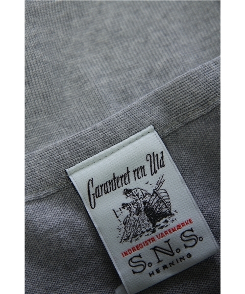 SHIPS(シップス)の「SNS HERNING: V/NECK CARDIGAN(カーディガン/ボレロ・メンズ・グレー/ネイビー・MEDIUM/LARGE/SMALL)」の8枚目の写真