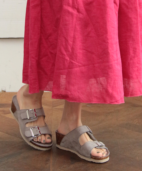 SESTO（セスト）の「ふわふわクッション入り。ウエッジタイプのダブルストラップコンフォートスポーツサンダル（サンダル・レディース・ブラック系その他/ターコイズブルー/イエロー/ピンクベージュ/レッド/ホワイト/ライトグレー/ピンク/ブラック/グレー系その他・M/LL/S/3L/L）」の5枚目の写真