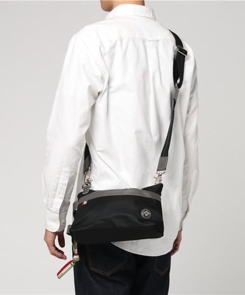 Orobianco（オロビアンコ）の「【Orobianco　オロビアンコ】　SMAKKO-G 03　コンパクト　2WAY ヨコ型　ショルダーバッグ　/　90630（ショルダーバッグ・メンズ・ブラック/カーキ/ネイビー/ブルー・FREE）」の15枚目の写真